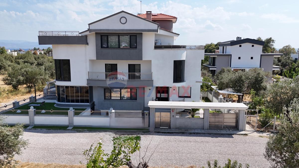 REMAX İNCİ'DEN GÜRE'DE 11+1 6 BANYOLU SATILIK LÜKS VİLLA