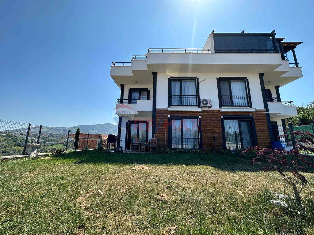 YENİKÖYDE MÜSTAKİL BAHÇELİ DENİZ MANZARALI SATILIK 4+1 VİLLA