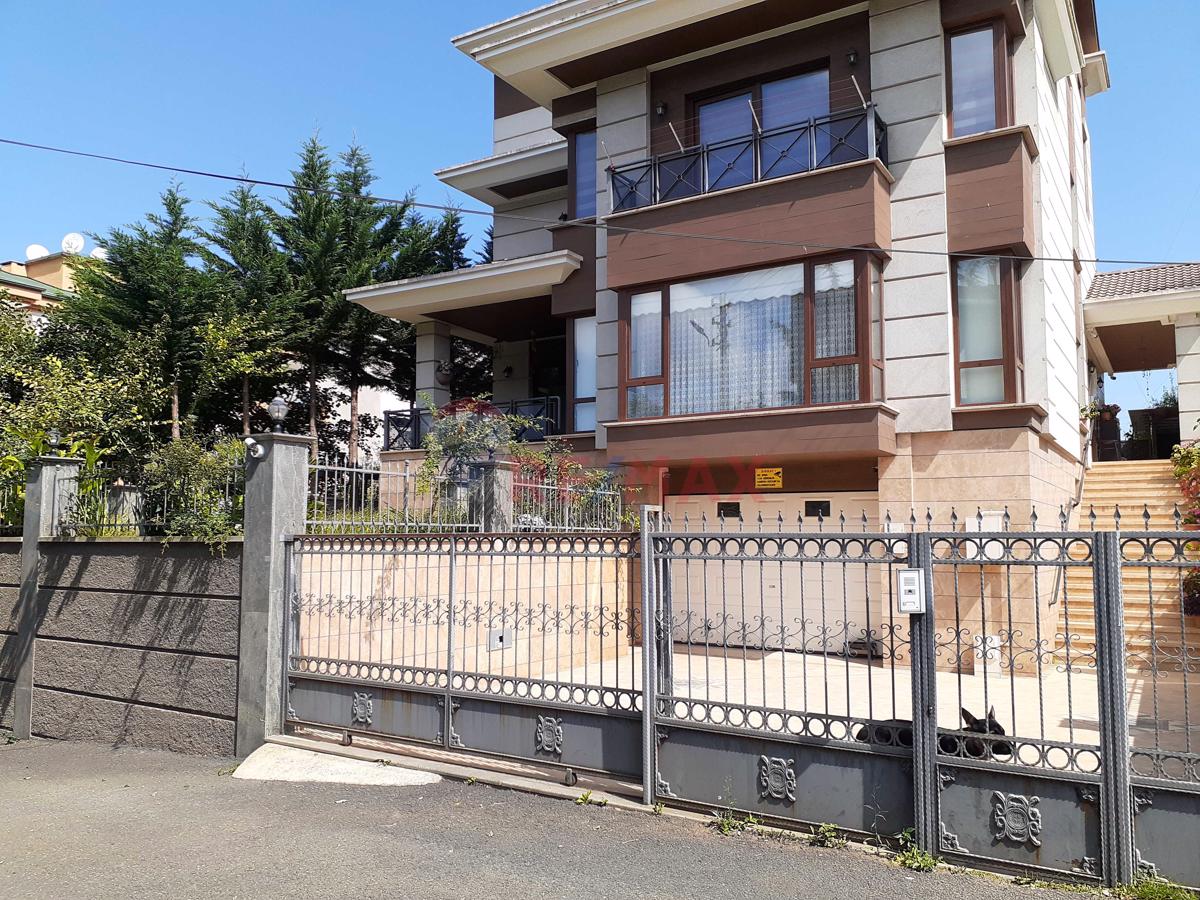 ORTAHİSAR BOSTANCI MAHALLESİNDE SATILIK MANZARALI VİLLA