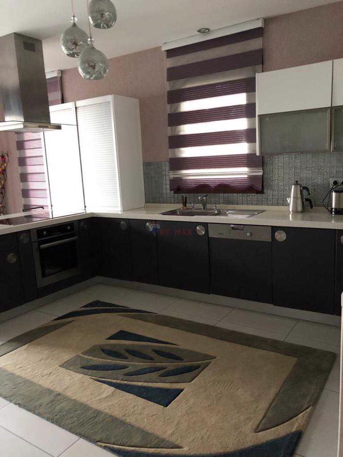 ORTAHİSAR BOSTANCI MAHALLESİNDE SATILIK MANZARALI VİLLA