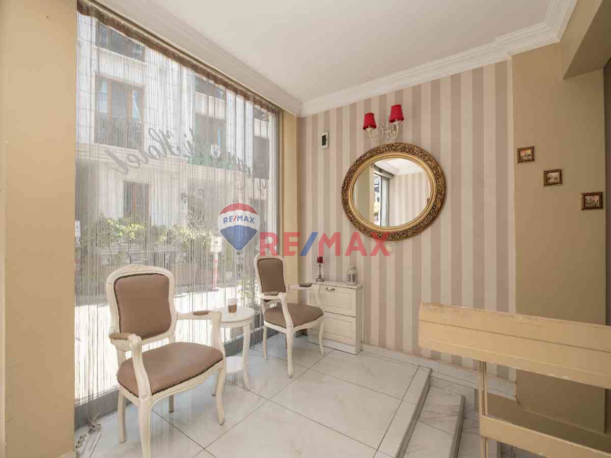 BEYAZIT MEYDANINA 200 METRE MESAFEDE SATILIK OTEL BİNASI