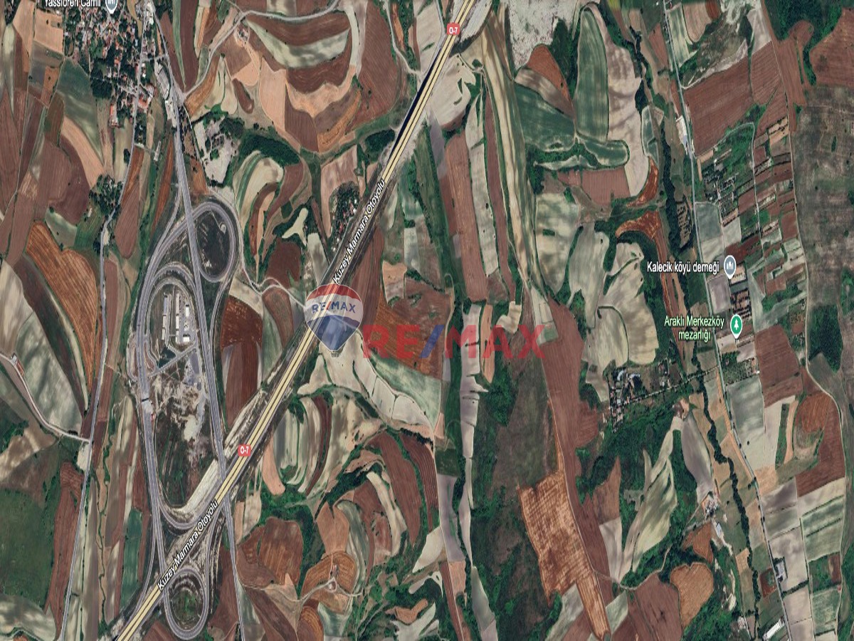 KUZEY MARMARA OTOYOLUNA TEK PARSEL CADDE CEPHE KONUT ALANINDA