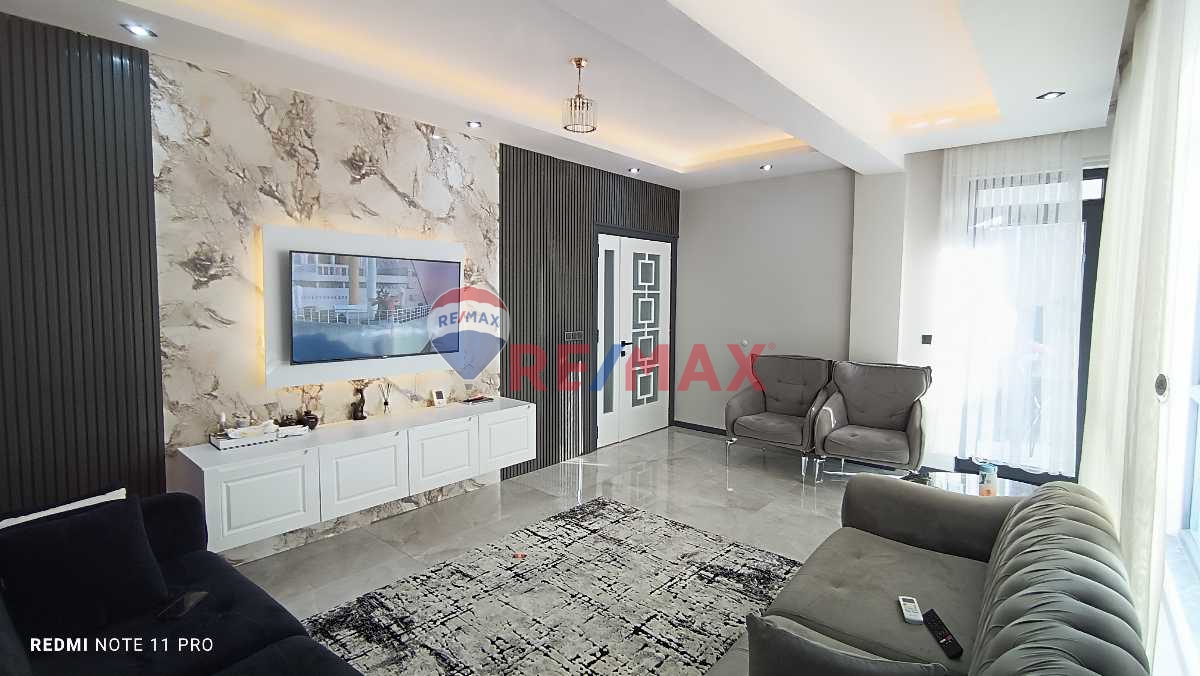 REMAX MODEL DENIZLI'DEN ŞEMİKLER'DE SATILIK 3+1 ARA KAT DAİRE