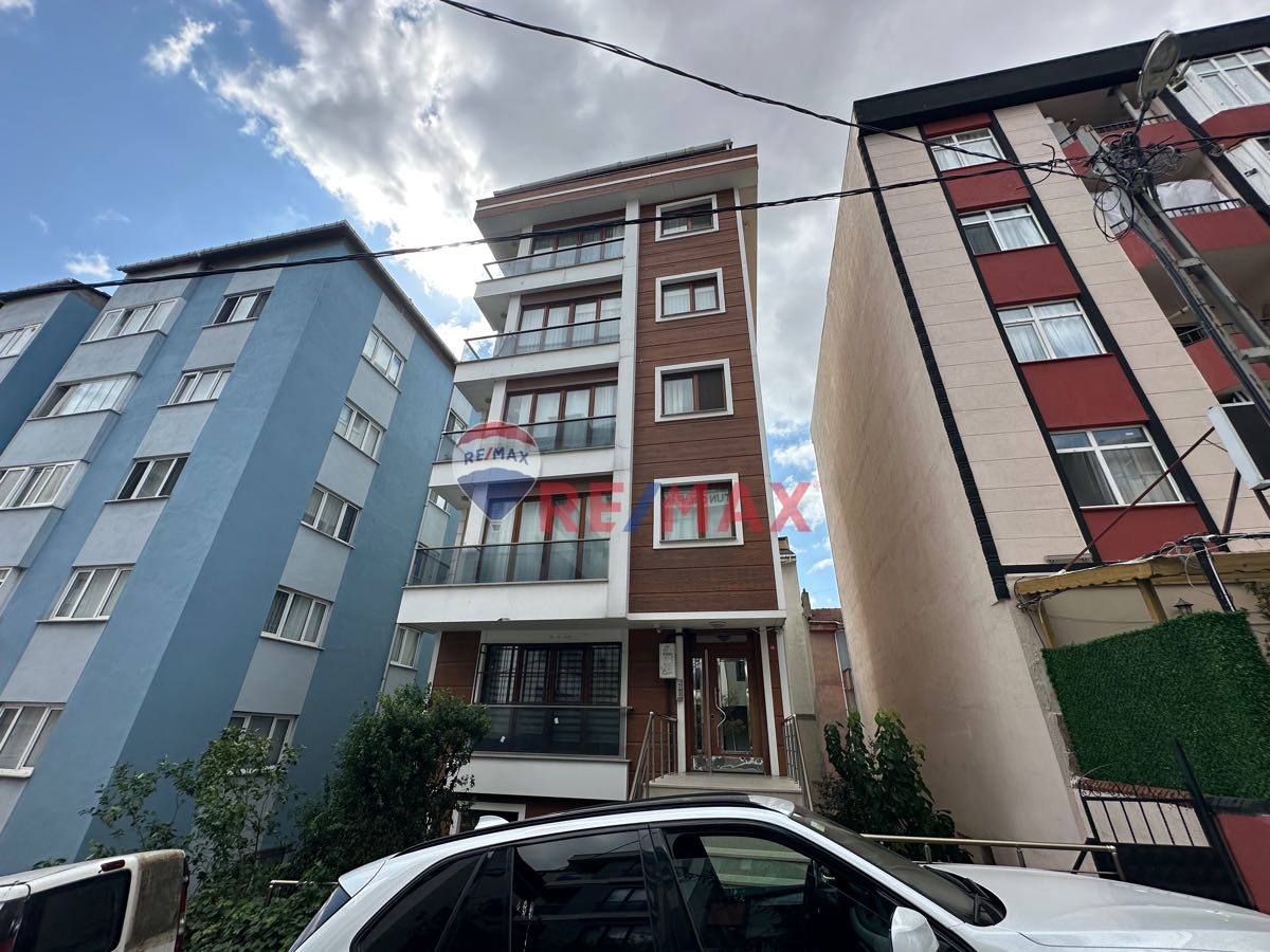 ÜMRANİYE ÇAMLIK MAHALLESİ İSKANLI KAT MÜLKİYETİ ARA KAT SATILIK 2+1 DAİRE