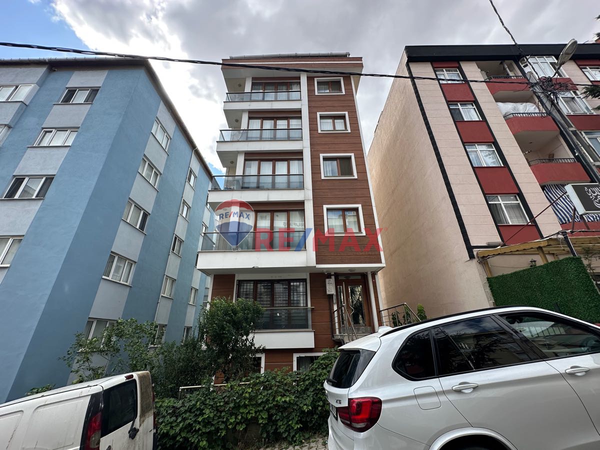 ÜMRANİYE ÇAMLIK MAHALLESİ İSKANLI KAT MÜLKİYETİ ARA KAT SATILIK 2+1 DAİRE