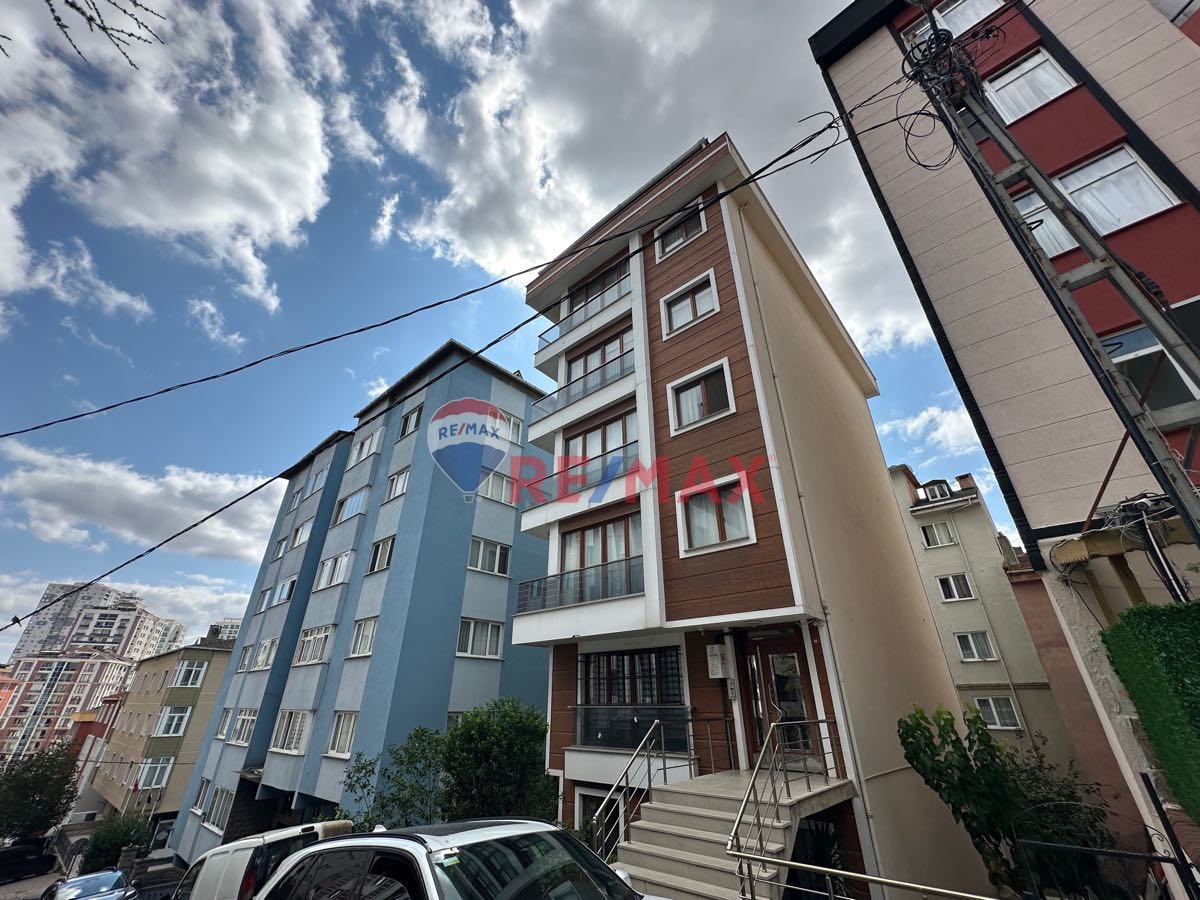 ÜMRANİYE ÇAMLIK MAHALLESİ İSKANLI KAT MÜLKİYETİ ARA KAT SATILIK 2+1 DAİRE
