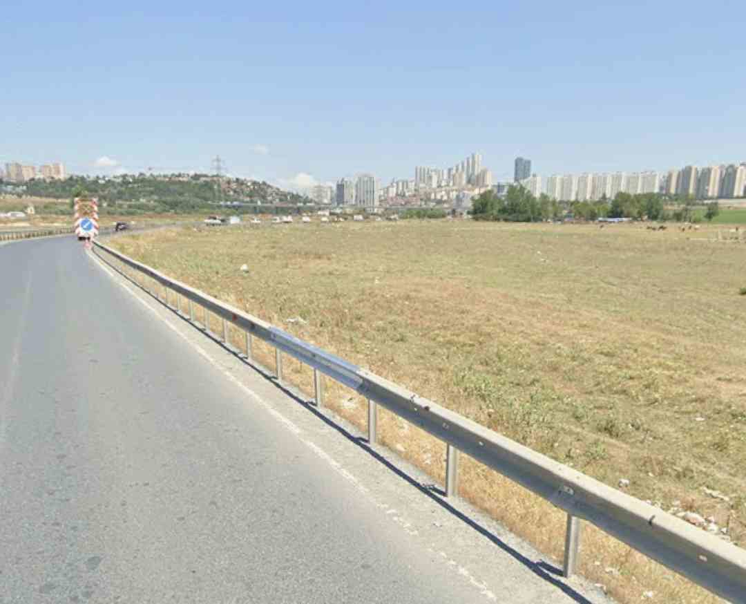 BAHÇEŞEHİR'E KOMŞU SATILIK 250 M2 YATIRIM FIRSATI