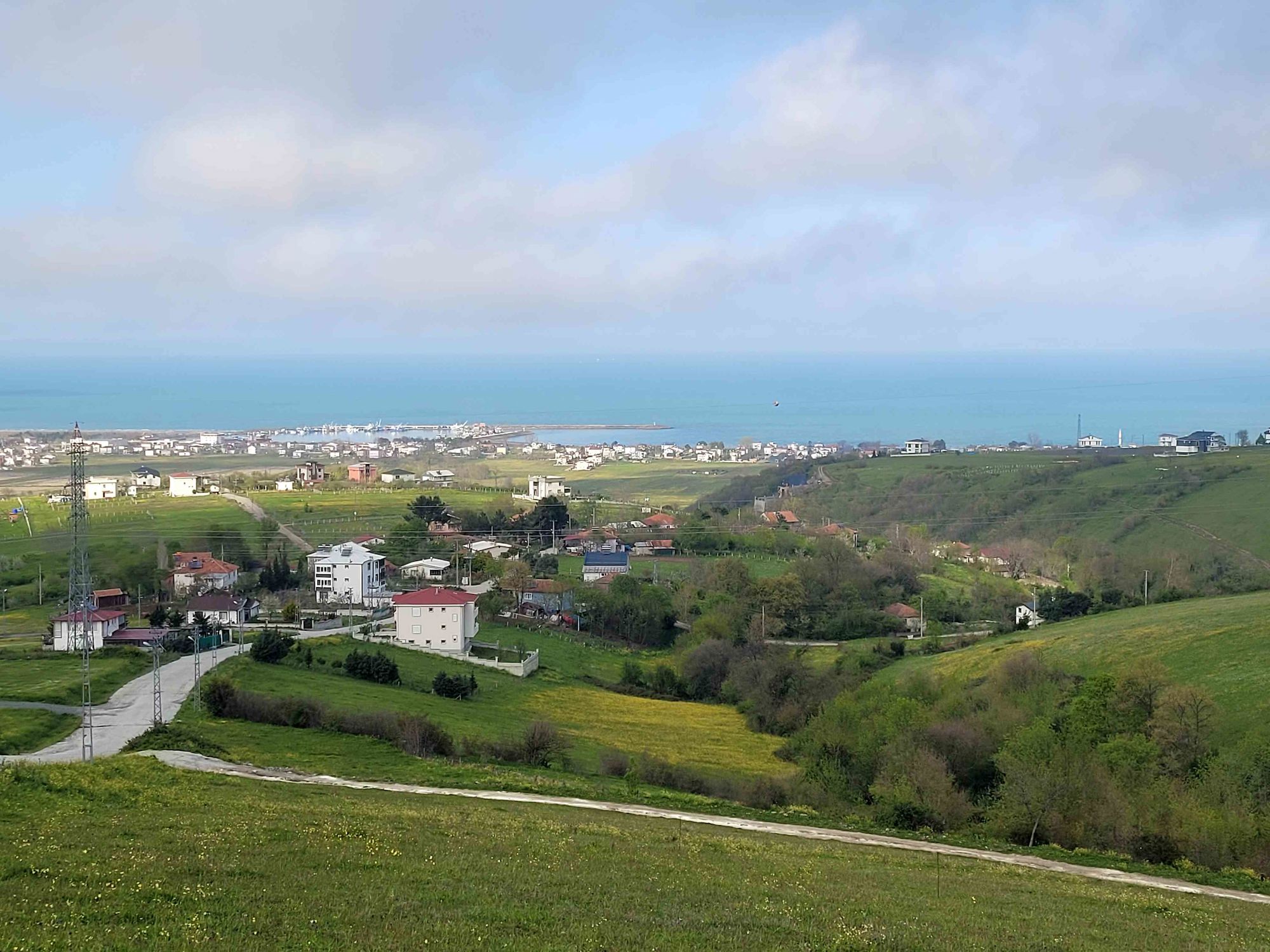 REMAX SEVCAN GÜRLEVİKTEN TAŞKELİKTE DENİZ MANZARALI SATILIK FIRSAT ARSA