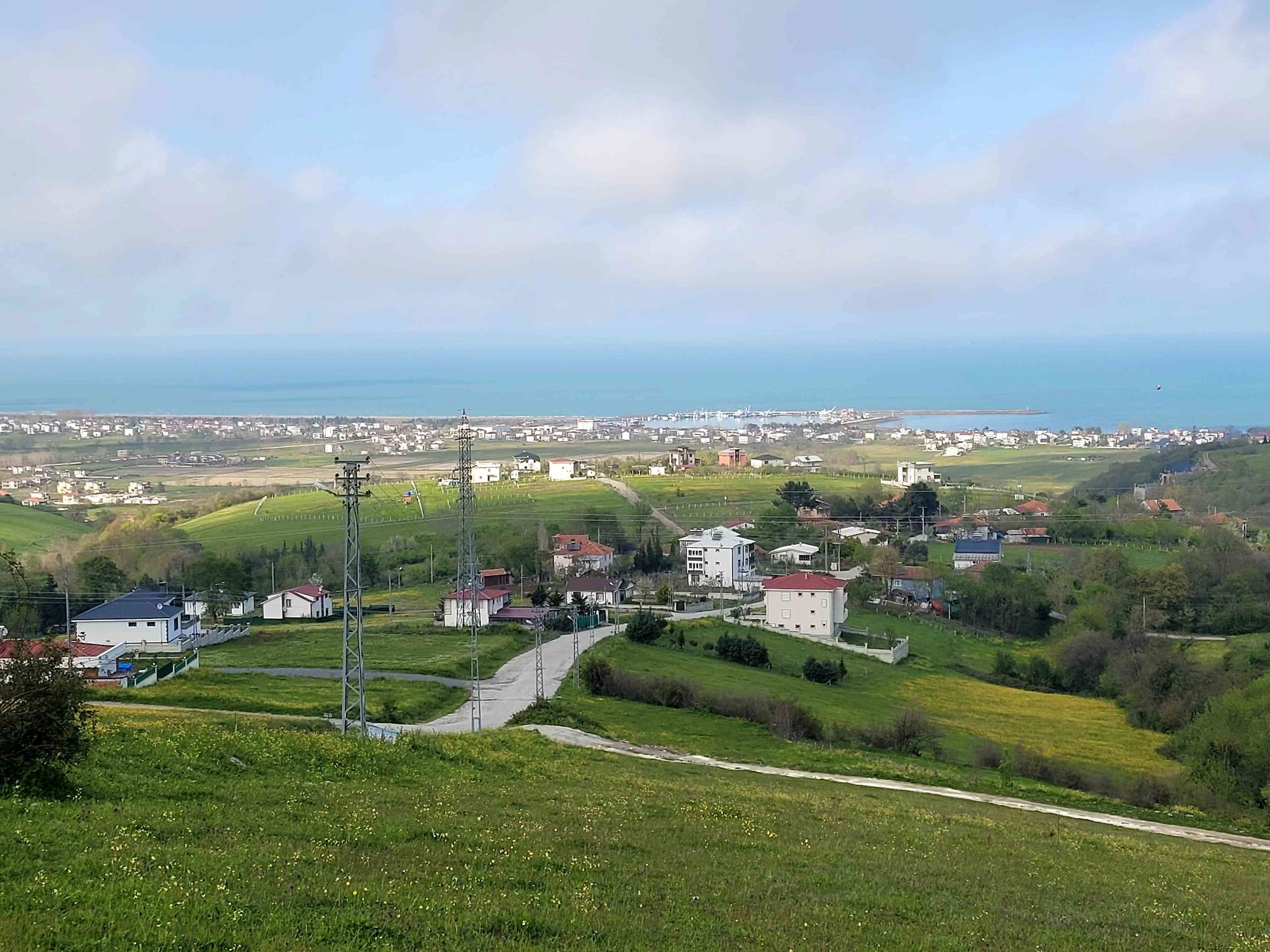 REMAX SEVCAN GÜRLEVİKTEN TAŞKELİKTE DENİZ MANZARALI SATILIK FIRSAT ARSA