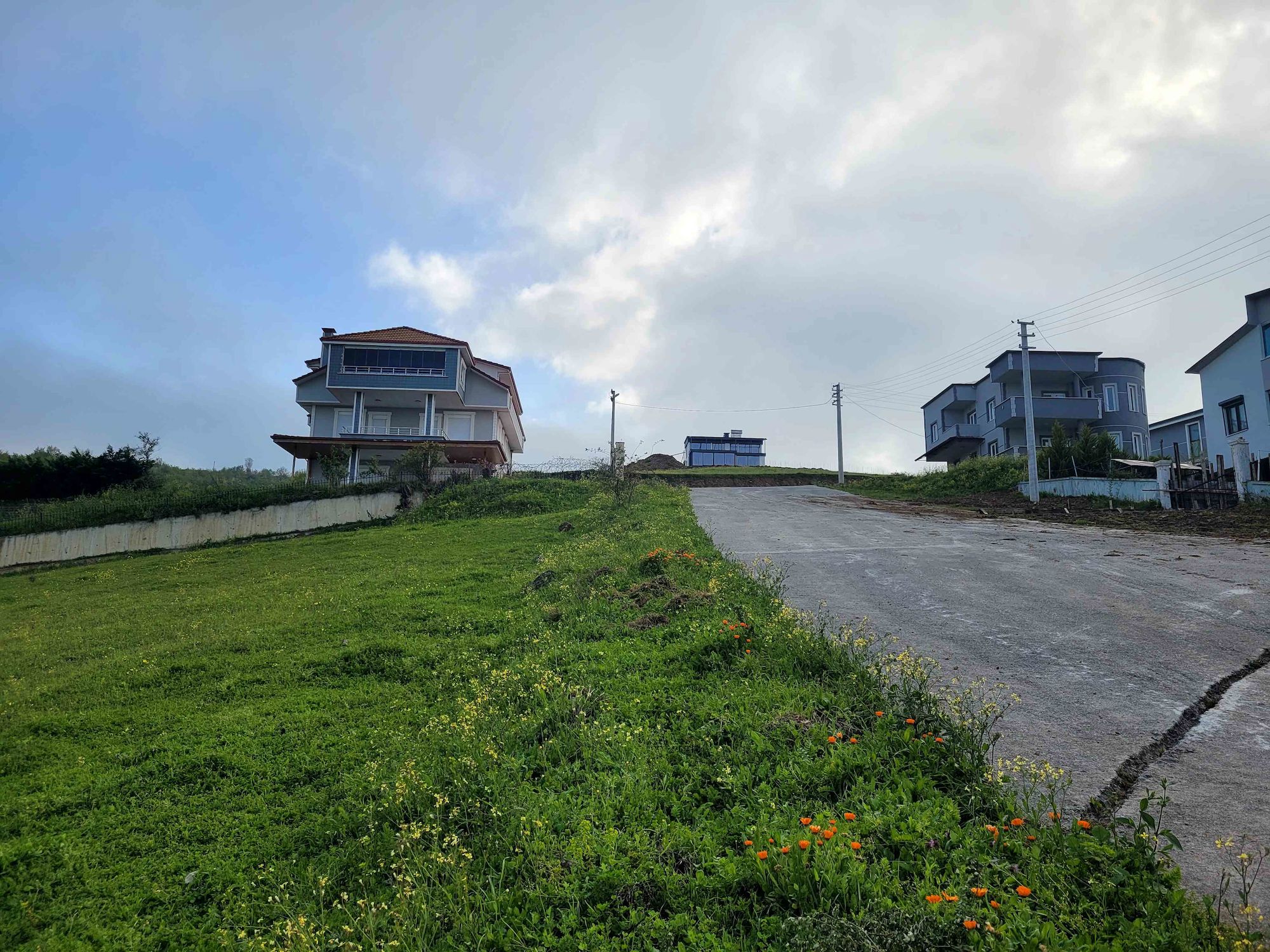 REMAX SEVCAN GÜRLEVİKTEN TAŞKELİKTE DENİZ MANZARALI SATILIK FIRSAT ARSA