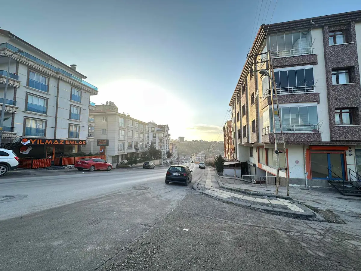 MAMAK YEŞİLBAYIR'DA CADDE ÜZERİ, 40 M2, EMSALSİZ DÜKKAN&MAĞAZA