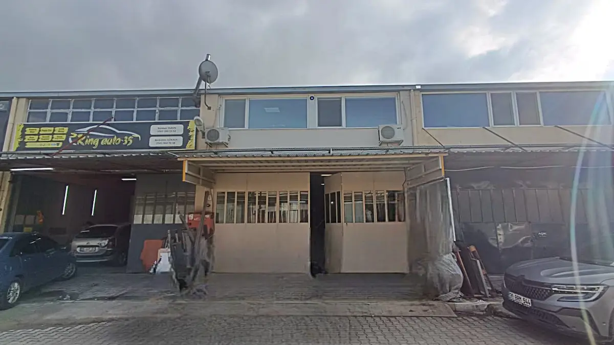 REMAX GALAKSİ DEN ÇİĞLİ EGESANAYİ SİTESİNDE SATILIK DÜKKAN