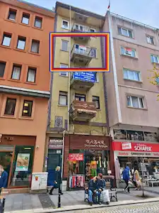 ÇANAKKALE MERKEZ'DE ÇARŞI İÇİNDE İŞYERİ DE OLMAYA MÜSAİT 2+1 KIRALIK DAİRE