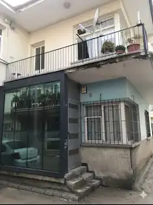 İZMIR BORNOVA YILDIRIM BEYAZIT MAH.' DE MERKEZI KONUMDA YATIRIMLIK KOMPLE BINA