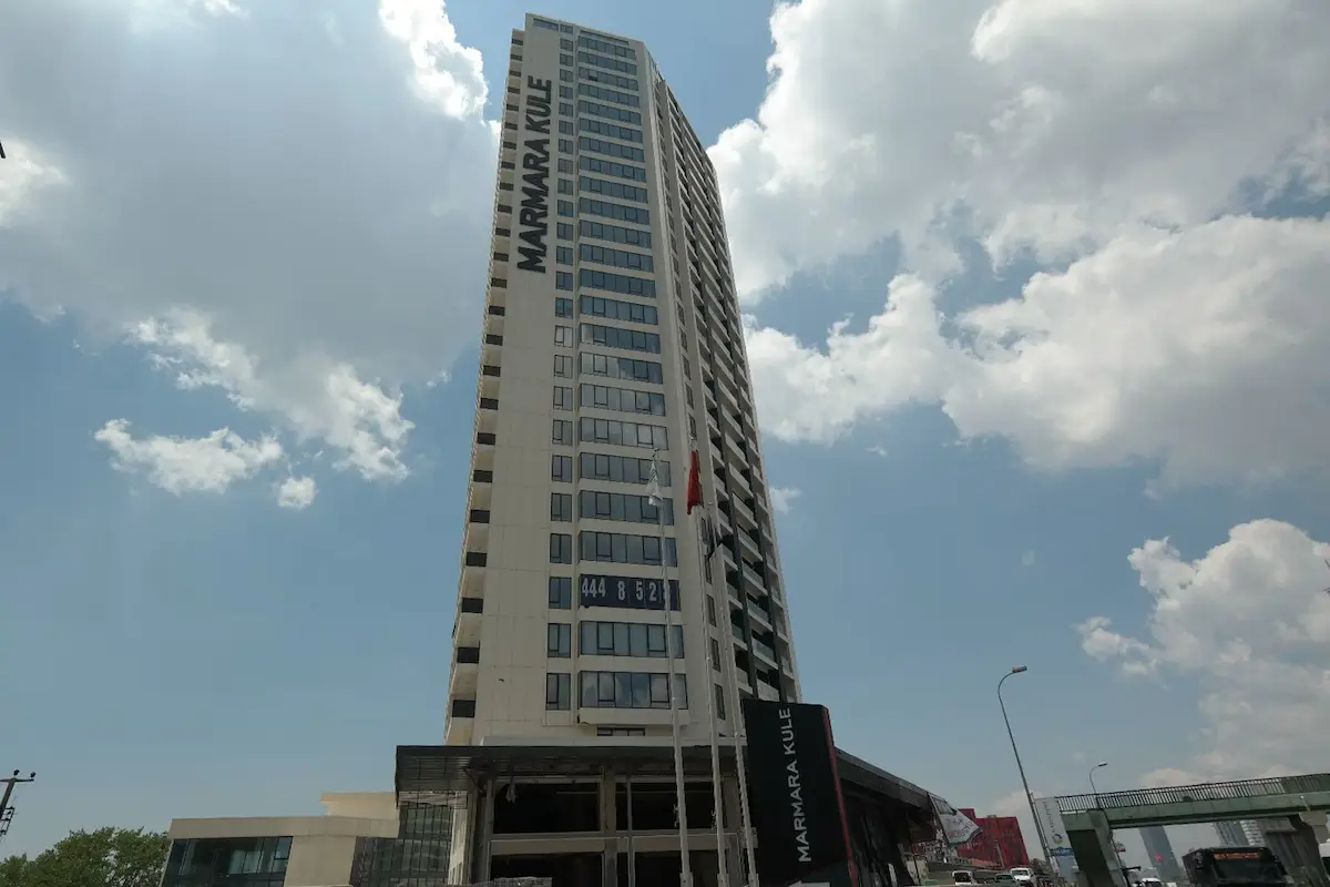 MARMARA KULE İSKANLI METROYA YAKIN 75 M2 KIRALIK 1+1 BÜRO OFIS