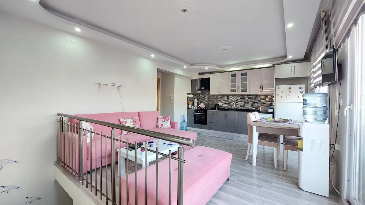 YENIFOÇA’DA DENIZ MANZARALI, VERANDALI 3+1 DUBLEKS DAIRE