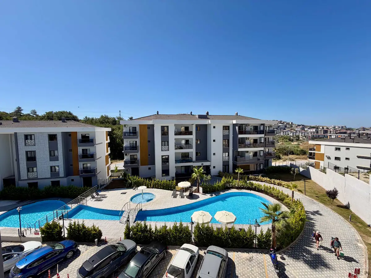 KUŞADASI ARMADA LOFT 2 SİTESİ’NDE HAVUZLU 1+1 YENİ DAİRE
