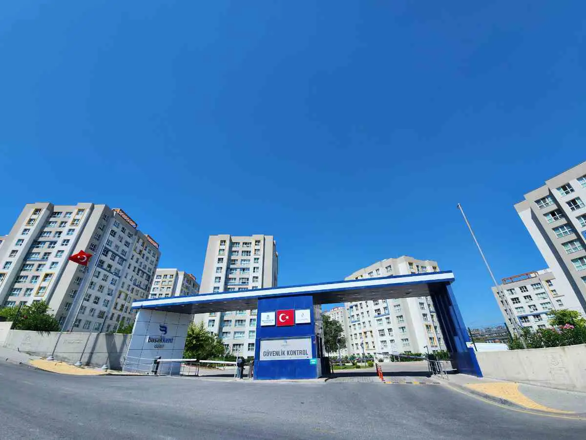 BAHÇEŞEHİR BAŞAKKENT GÖLET EVLERİ VADİ MANZARALI DAİRE