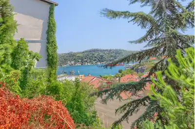 BEBEKÜSTÜNDE DENİZ MANZARALI BAKIMLI BAHÇELİ DUBLEKS