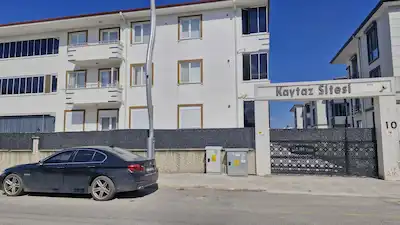 REMAX MAVİ MURAT GENÇLER'DEN OKULLAR BÖLGESİN DE SATILIK DAİRE