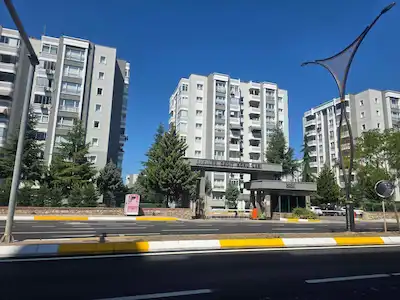 İZMİT ERENLER CEDİT KONUTLARI SATILIK 2+1 ARA KAT DAİRE