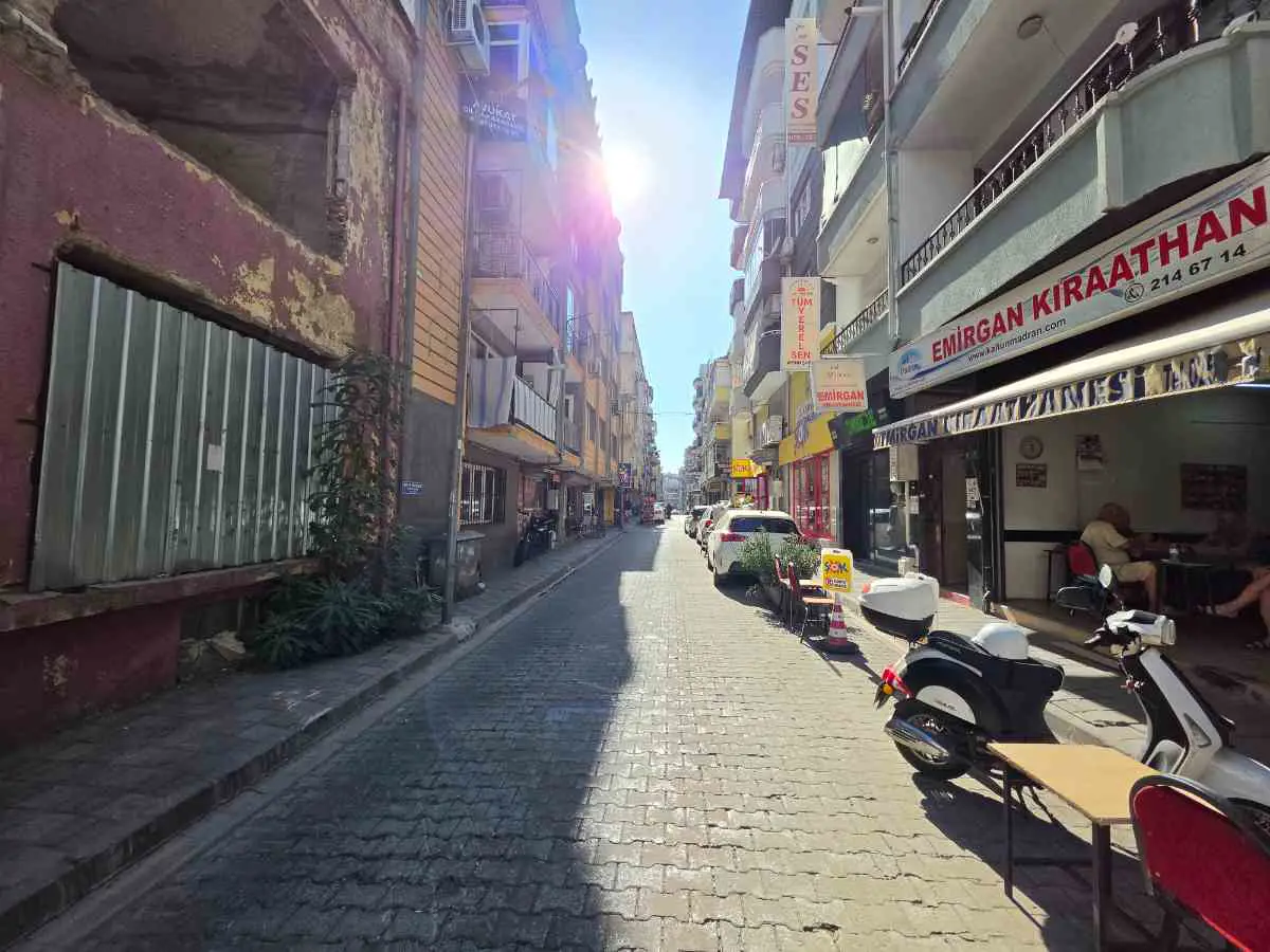 REMAX PİN'DEN OFİS BÜRO OLABİLECEK BULVARA YAKIN KONUMDA 2+0 DOĞALGAZLI DAİRE 