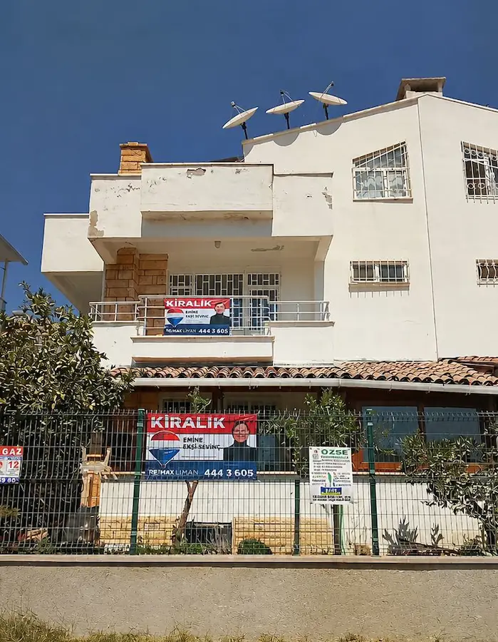 EDREMIT GÜRE'DE 3+1 KIRALIK TRIPLEKS VILLA 