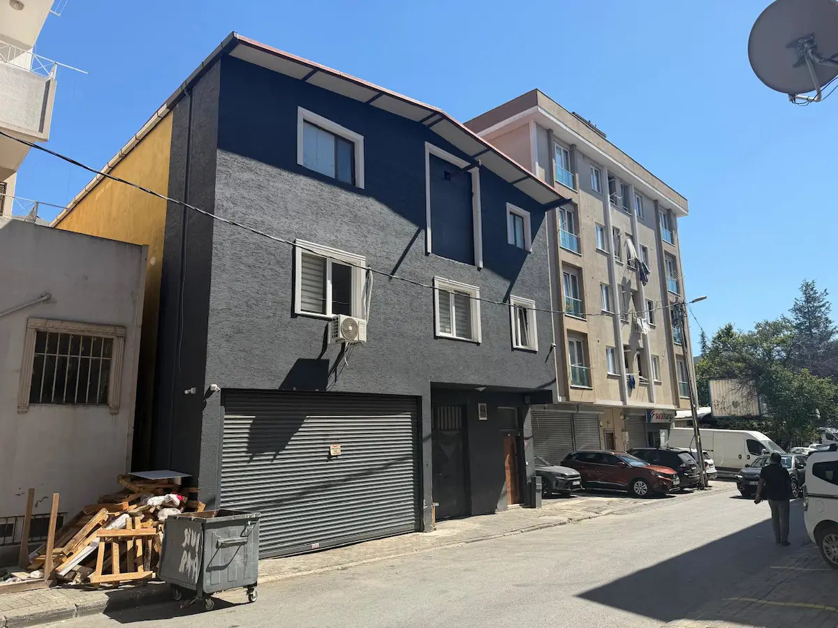 DUDULLU DES SANAYİ ARKASI 3 KATLI 600 M² MÜSTAKİL TİCARİ BİNA