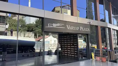 PENDİK VARYAP PLAZA’DA GENİŞ CEPHE KİRALIK OFİS……