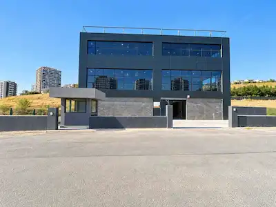 ÇAYYOLU ALACAATLI’DA FULL YAPILI 4 KATLI SATILIK TICARI BINA