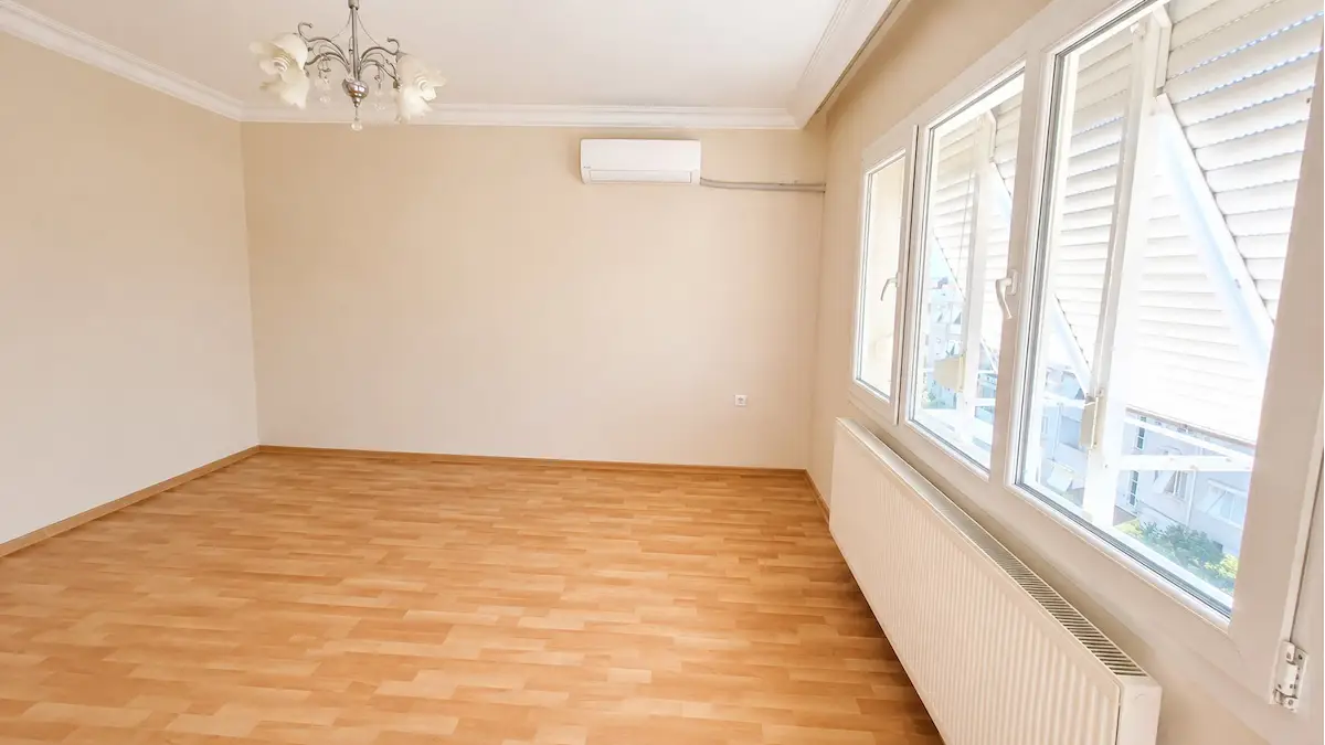 İZMIR BUCA'DA D.GAZLI,KAPALI MUTFAK KIRALIK 2+1 DAIRE