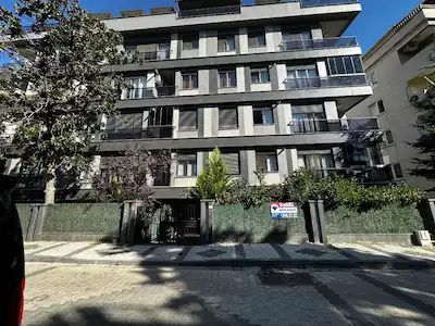 MALTEPE KÜÇÜKYALI’DA GÜNEY-DOĞU CEPHELİ 3+1 | BAHÇE KATI | 2 BANYO | BAHÇE