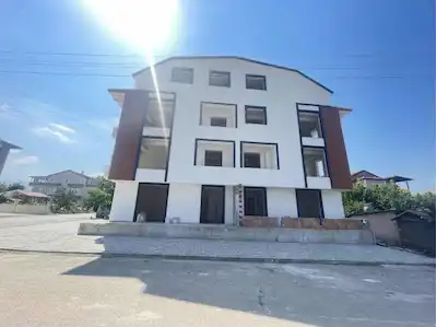 BAŞİSKELE SATILIK GENİŞ 1+1 KAPALI MUTFAK YÜKSEK GİRİŞ