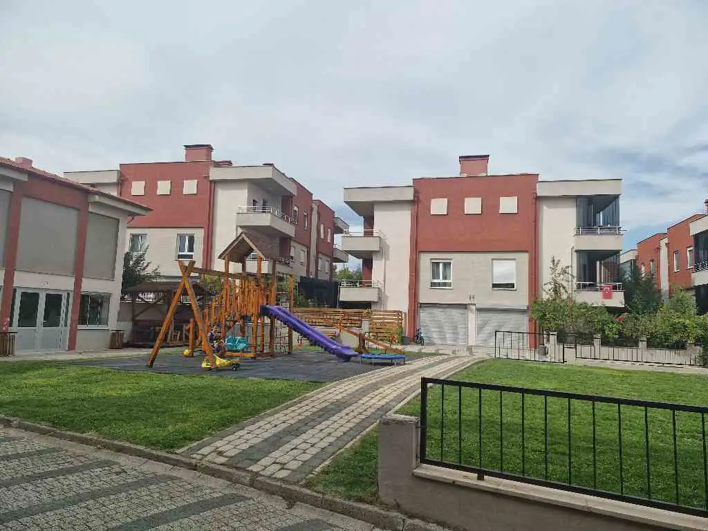 ODUNPAZARI’NDA 2021 YAPIMI 3+1 MÜSTAKİL TADINDA VİLLA | 180 M² | KREDİYE UYGUN,BAKIMLI