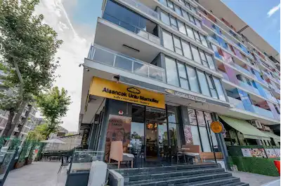 MANSUROĞLU'NDA PRESTİJLİ LOKASYONDA KÖŞE DÜKKAN
