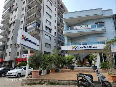 KARŞIYAKA YENI GIRNE CADDESI ÜZERINDE 130 M² NET, 1. KAT, GİRNE PAZARI KARŞISI KİRALIK İŞYERİ