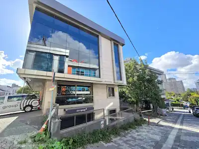 ATAŞEHİR K.BAKKALKÖY İSKANLI 5 KATLI ASANSÖRLÜ OTOPARKLI PLAZA