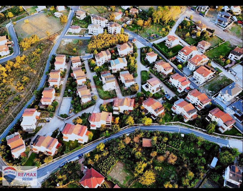 REMAX RİTİMDEN DENİZ MANZARALI 5+1 VİLLA GENİŞ BAHÇELİ