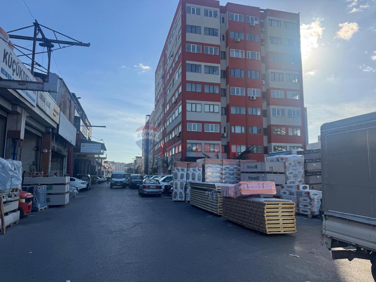 Zeytinburnu Demirciler Sitesi Satılık 100 m2 Dükkan İmalathane
