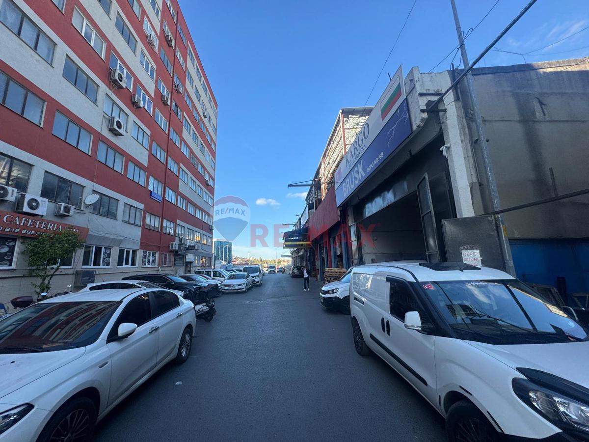 Zeytinburnu Demirciler Sitesi Satılık 100 m2 Dükkan İmalathane