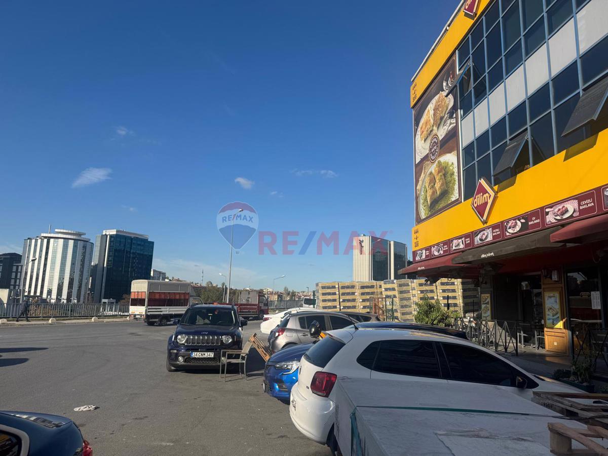 Zeytinburnu Demirciler Sitesi Satılık 100 m2 Dükkan İmalathane