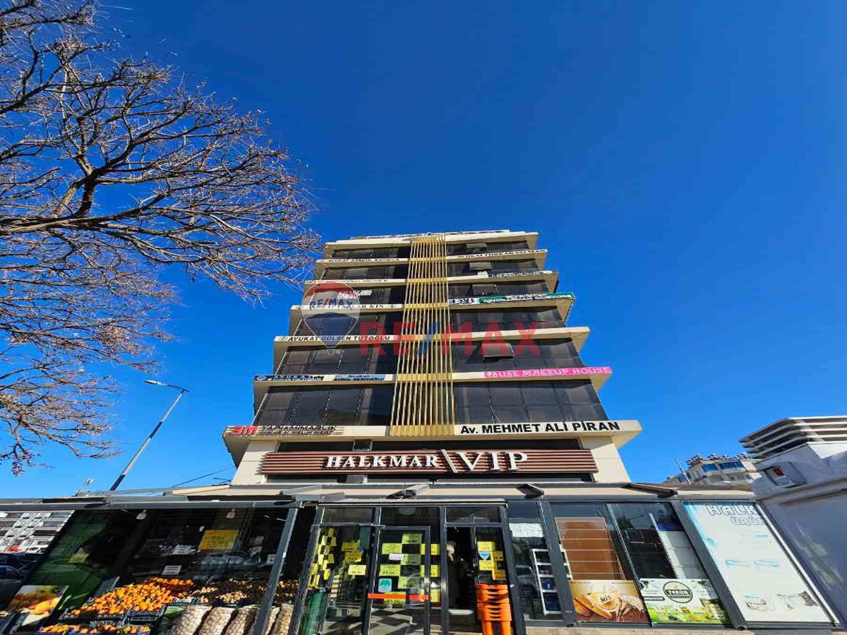 REMAX HAN GAYRIMENKULDEN BAYKAL PLAZADA 2+1 SATILIK OFİS