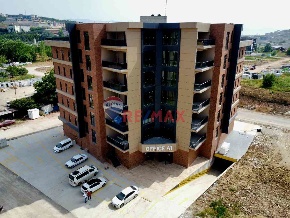 REMAX RİTİMDEN YEŞİLOVADA İLK ALTI AY ÖDEMESİZ KİRALIK OFİS