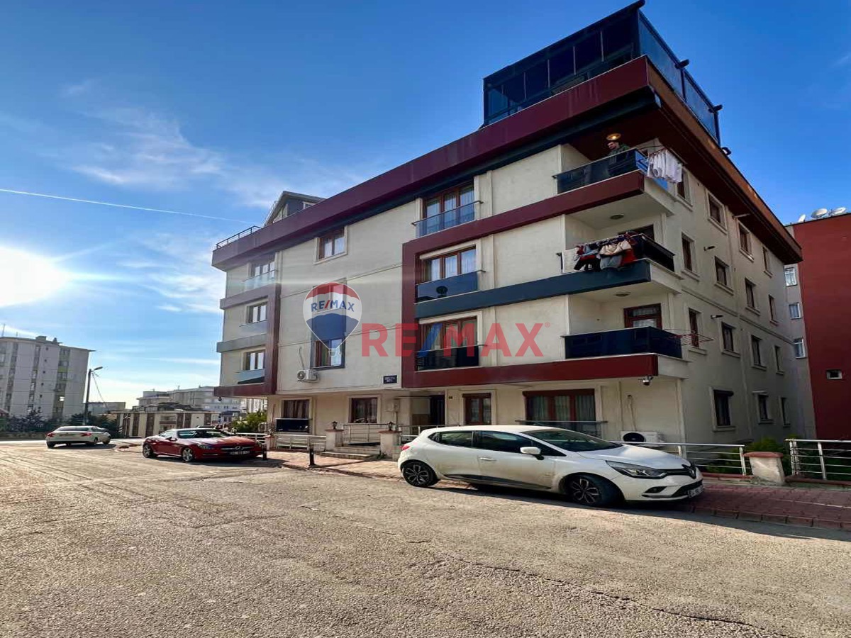 FİNANS MERKEZİNE ÇOK YAKIN KULLANIŞLI VE TEMİZ DUBLEKS DAİRE