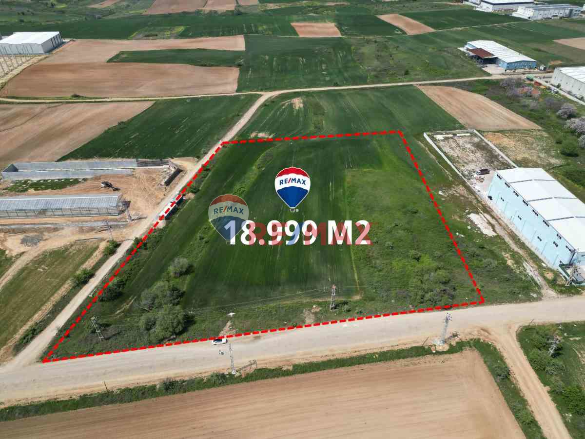 REMAX DAN TEKİRDAĞ ERGENE VELİMEŞE KÖŞE PARSEL 18.999 M2 ARSA