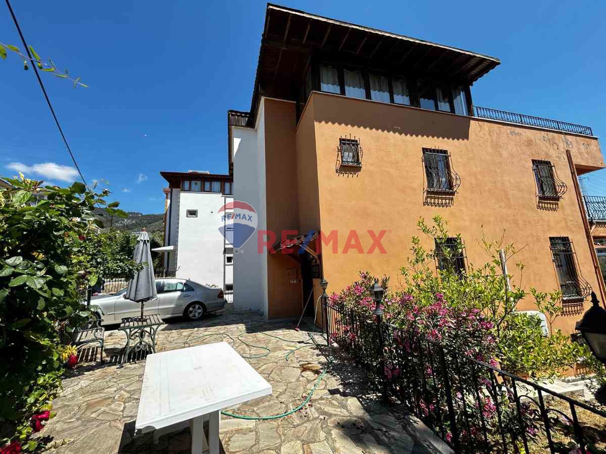 EDREMIT ALTINOLUK MAHALLESINDE SATILIK 4+1 VILLA