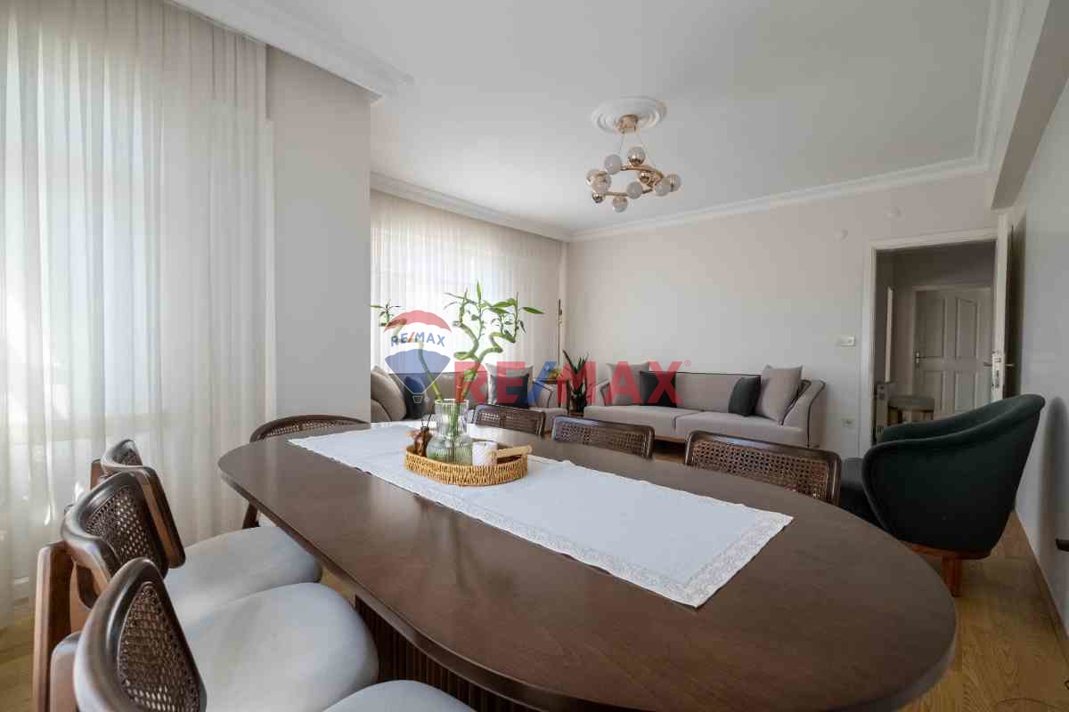 ÜMRANİYE YUKARI DUDULLU'DA ARAKAT 2+1 SATILIK DAİRE