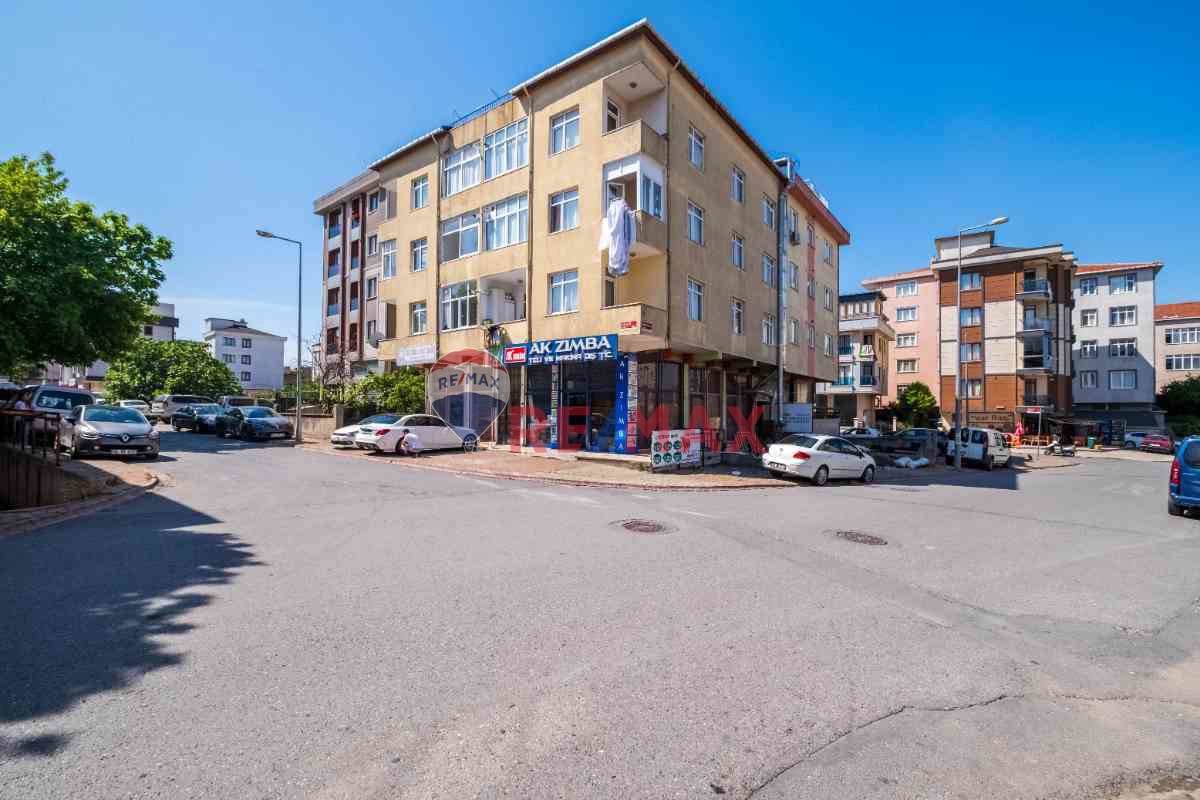 ÜMRANİYE YUKARI DUDULLU'DA ARAKAT 2+1 SATILIK DAİRE