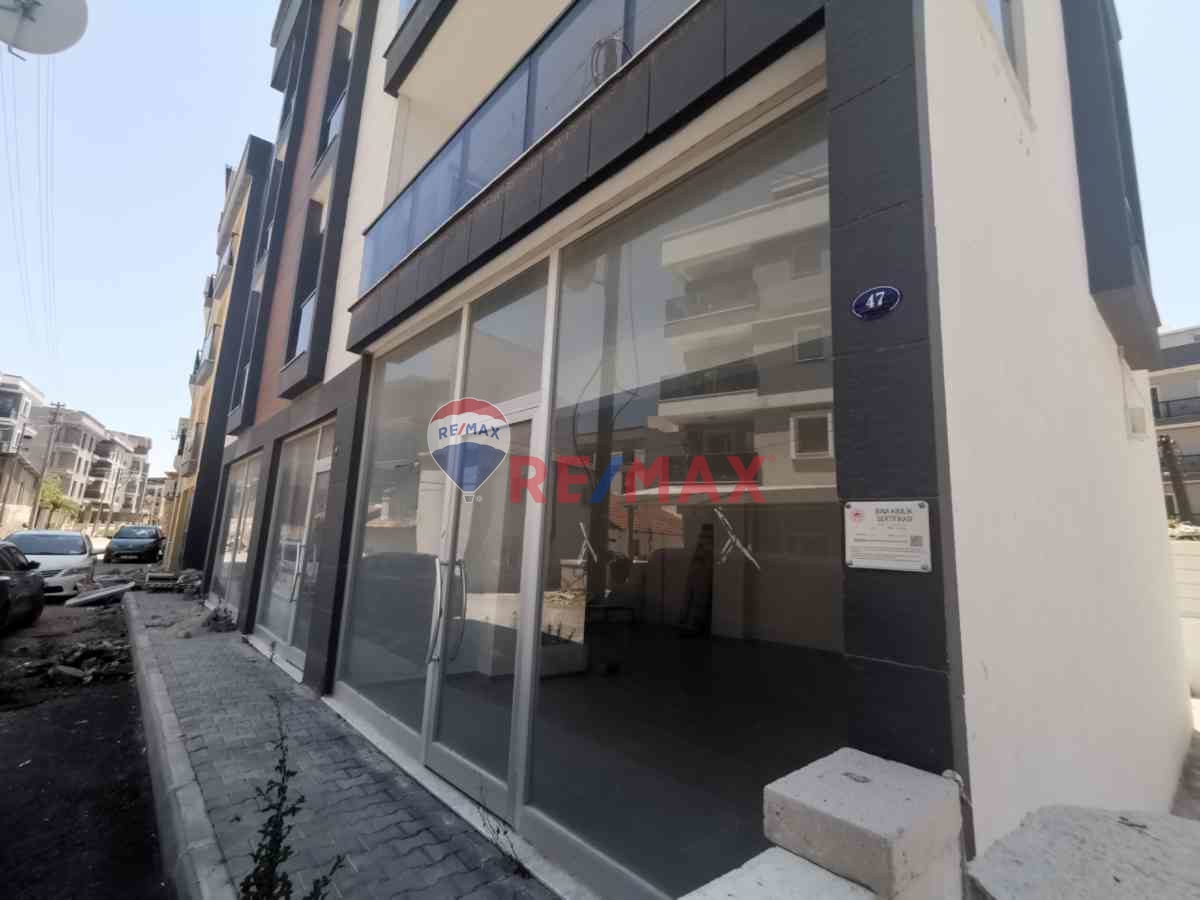 MENEMEN SEYREK'TE SIFIR BİNADA KİRALIK DÜKKAN – MERKEZİ KONUM, YATIRIMLIK FIRSAT!