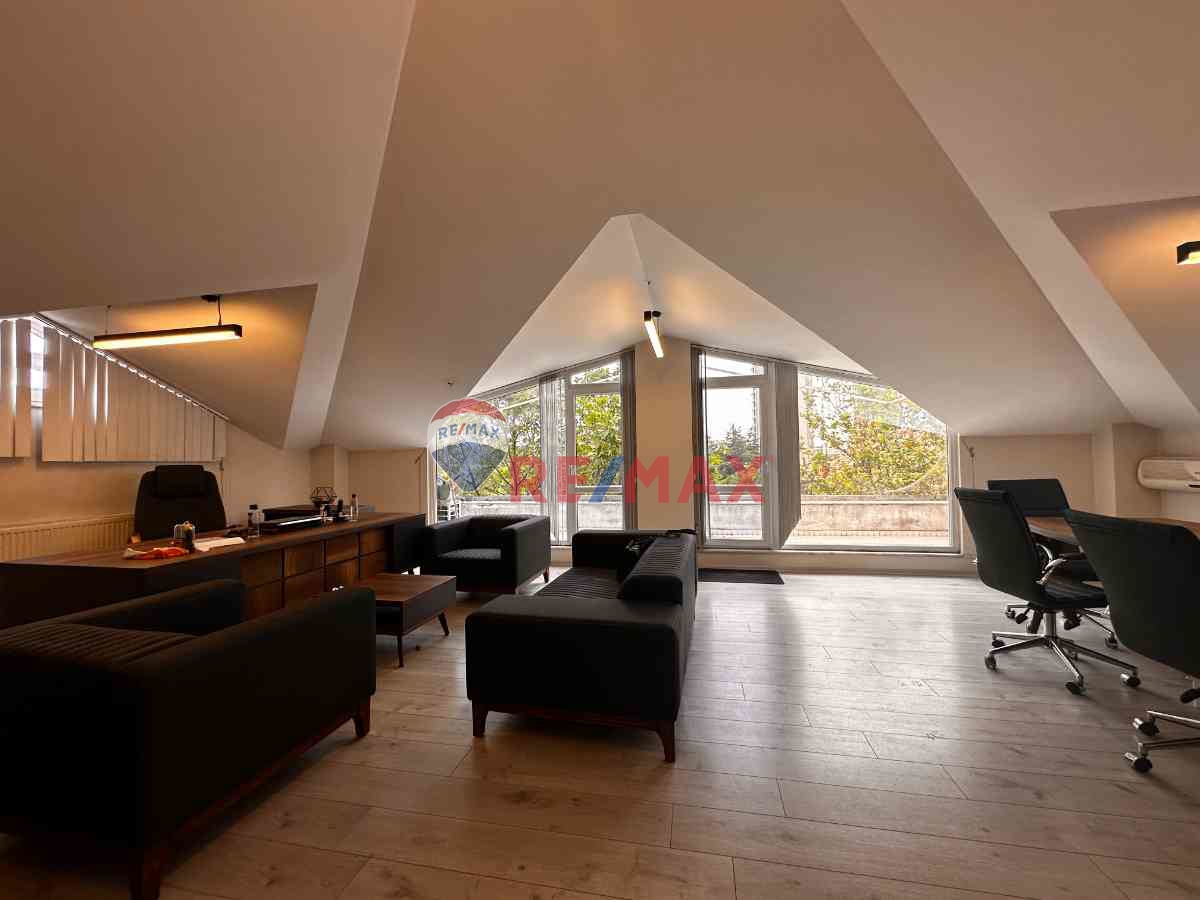 ATAŞEHİR METRO YÜRÜYEREK PRESTIJLI KONUMDA DUBLEKS KİRALIK OFIS